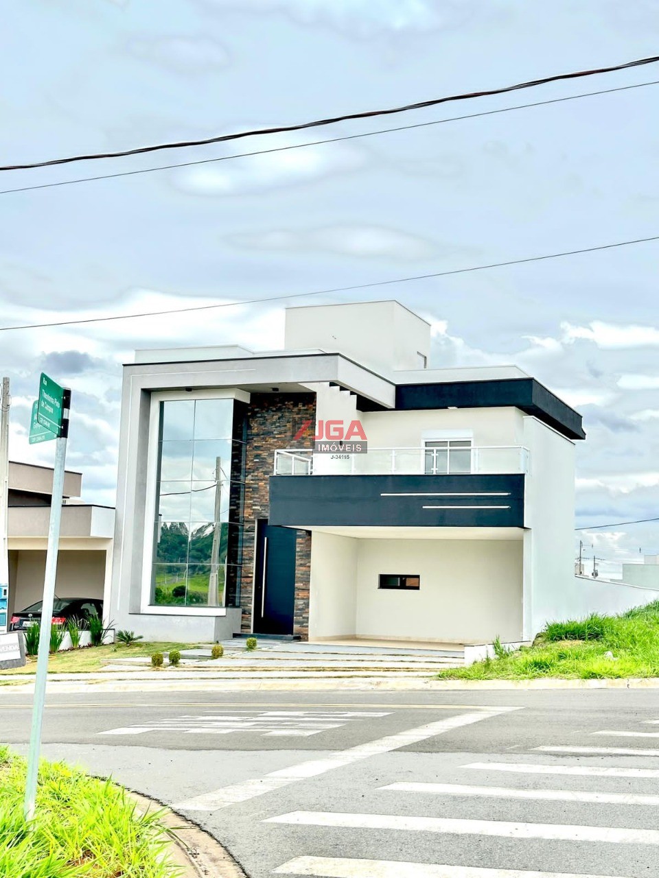 Casa de Condomínio à venda com 4 quartos, 322m² - Foto 2