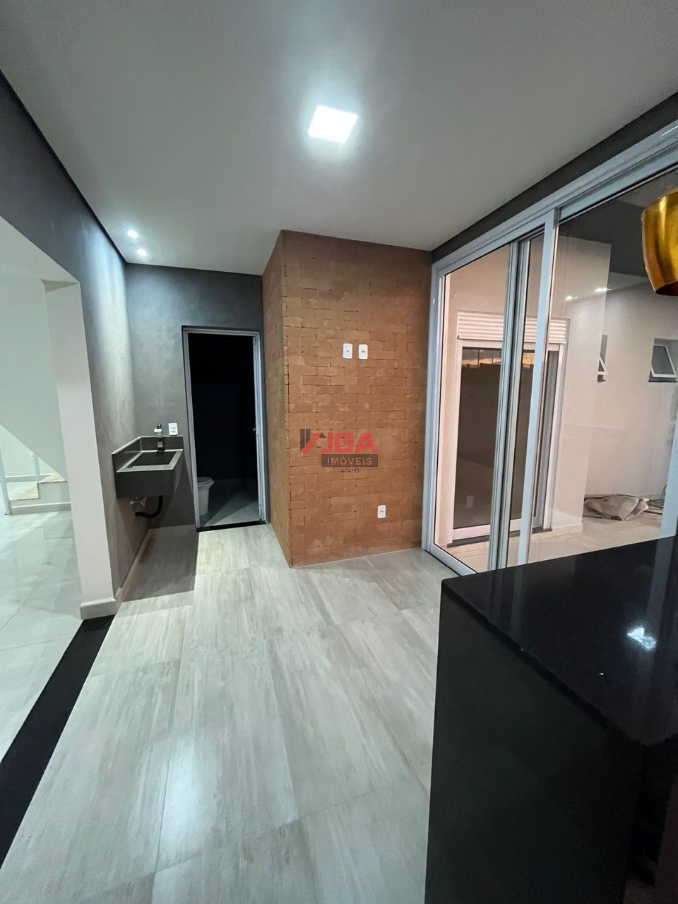 Casa de Condomínio à venda com 4 quartos, 322m² - Foto 4