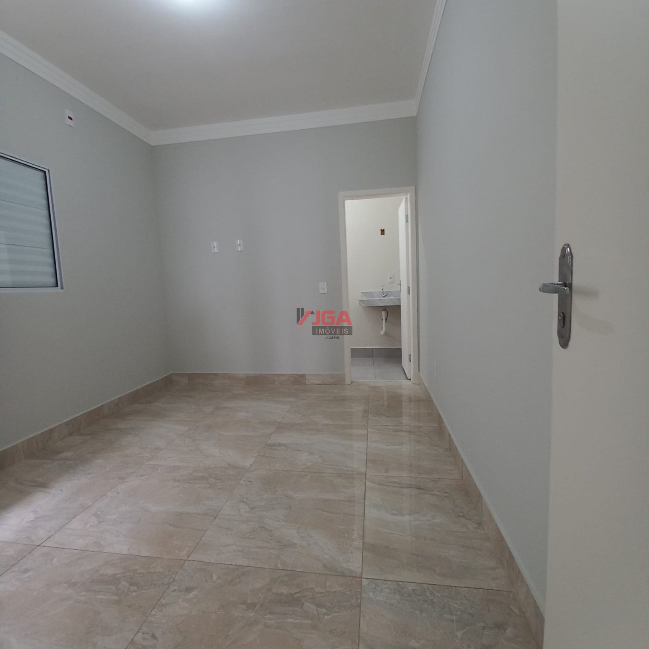 Casa à venda com 2 quartos, 65m² - Foto 4