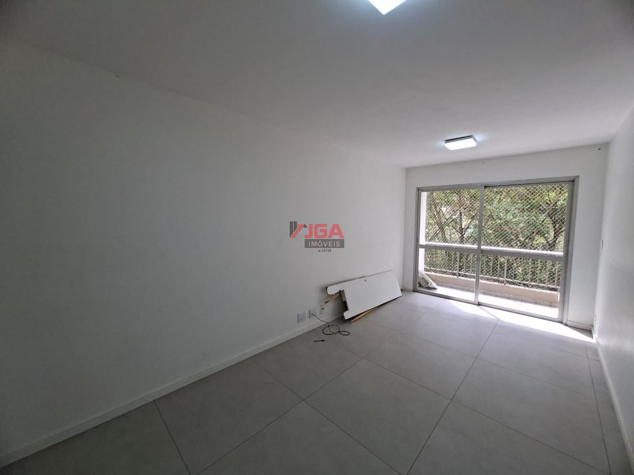 Apartamento à venda com 3 quartos, 80m² - Foto 1