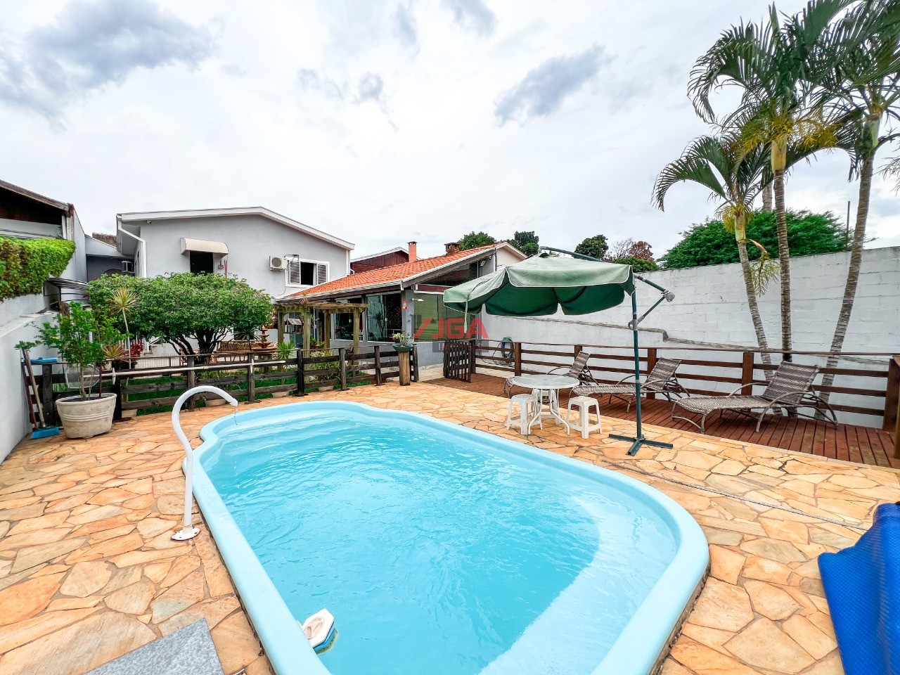 Casa, 4 quartos, 217 m² - Foto 1