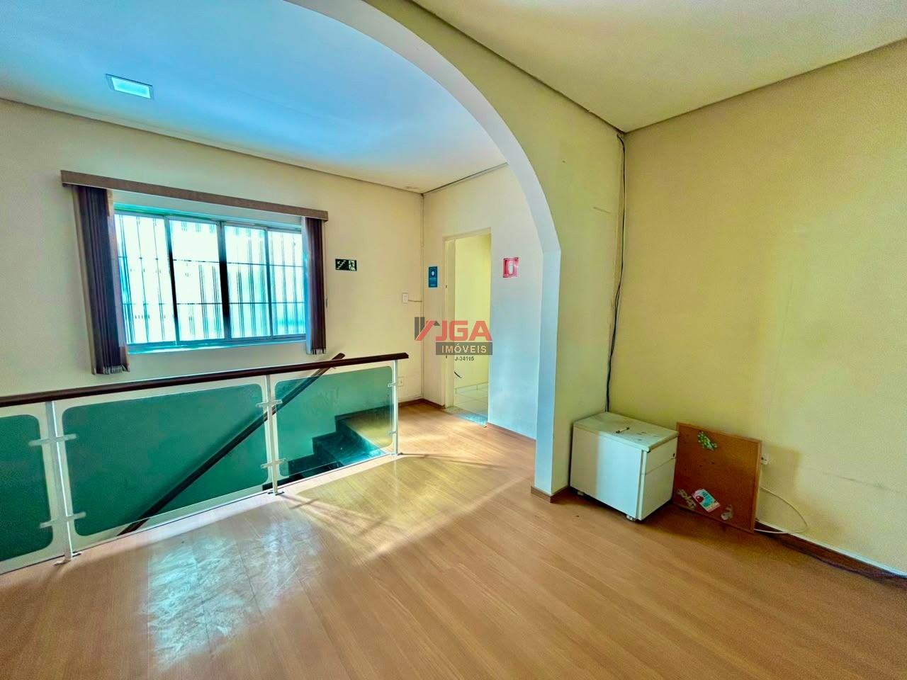 Sala-Conjunto, 200 m² - Foto 1