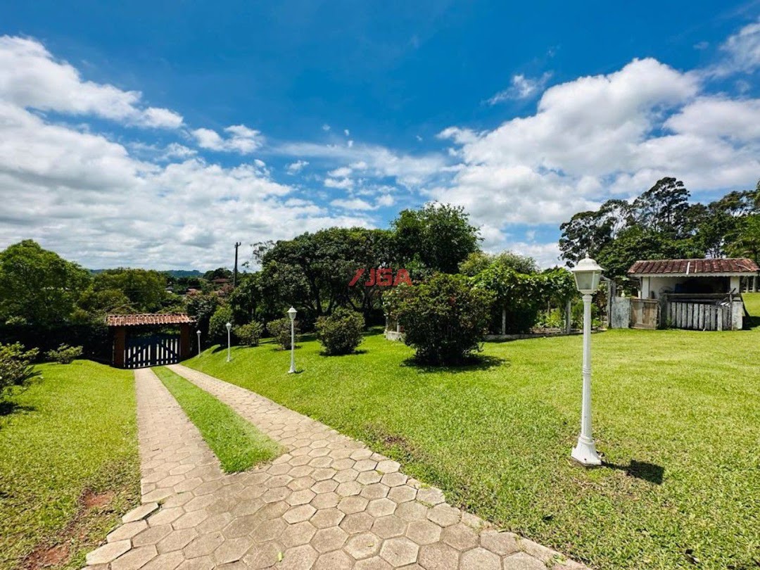 Chácara, 6 quartos, 2700 m² - Foto 1