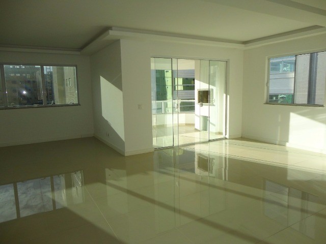 Apartamento, 3 quartos, 138 m² - Foto 1