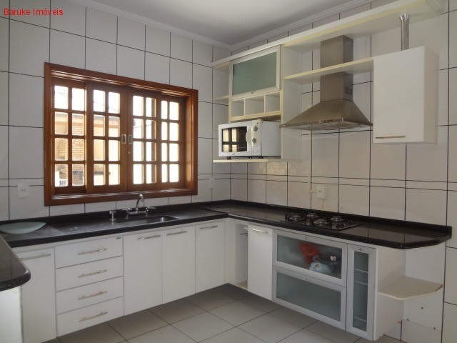 CASA em JARDIM UMUARAMA, INDAIATUBA - Belo sobrado com 3 dormitórios sendo 1 suíte. Aceita permuta em terreno. - Foto 4