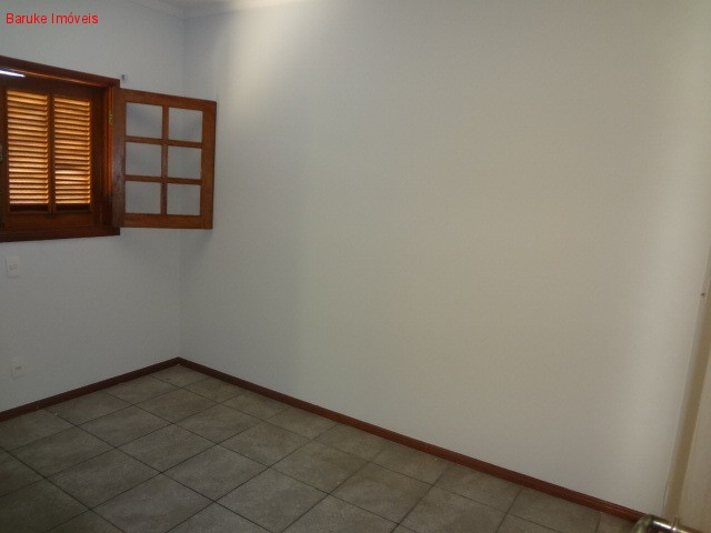 CASA em JARDIM UMUARAMA, INDAIATUBA - Belo sobrado com 3 dormitórios sendo 1 suíte. Aceita permuta em terreno. - Foto 8