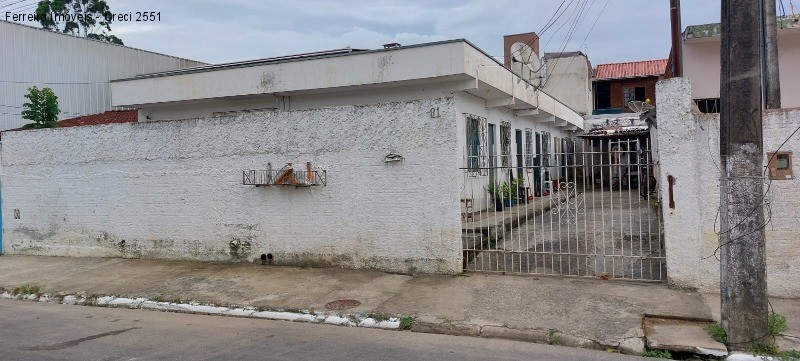 Casa à venda com 6 quartos, 170m² - Foto 1