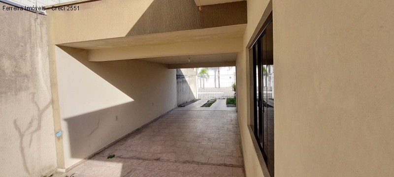 Casa à venda com 3 quartos, 140m² - Foto 2