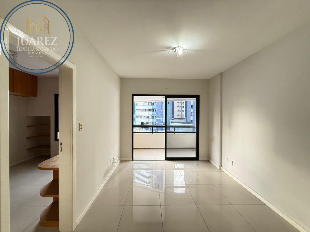 Apartamento - Caminho das árvores