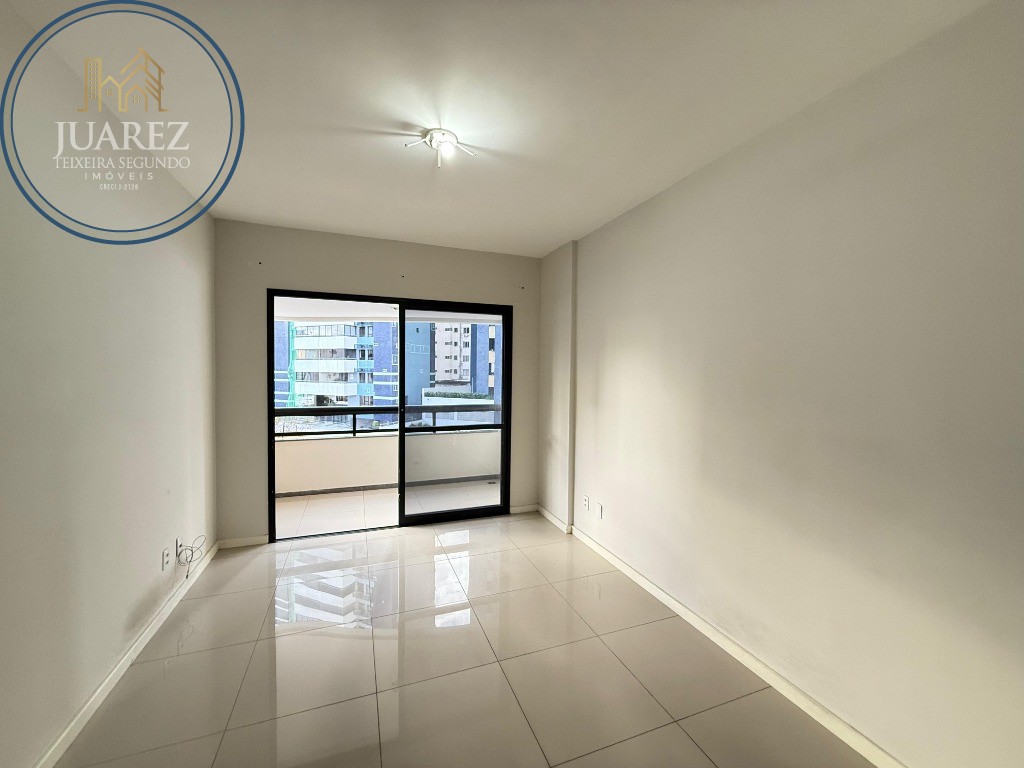 Apartamento - Caminho das árvores