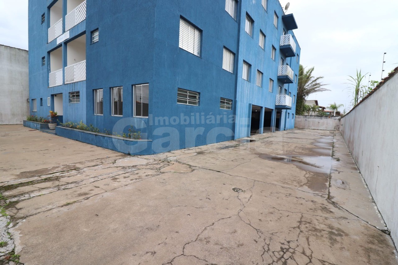 Apartamento com 2 quartos e 1 vaga de garagem em Peruíbe
