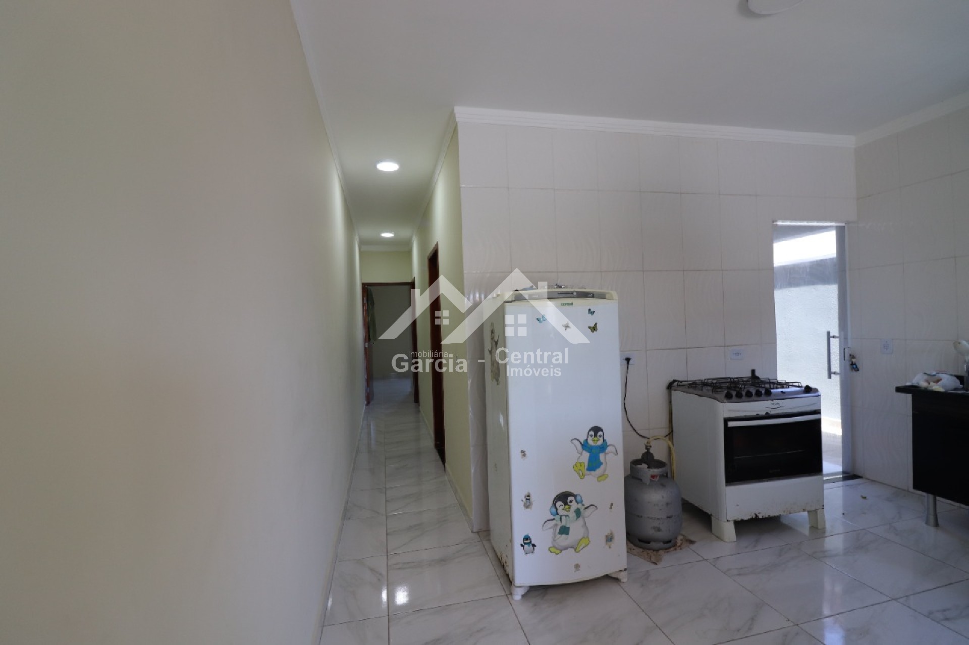 Foto 4 - Casa em Peruíbe com 2 quartos e área de lazer com churrasqueira e piscina