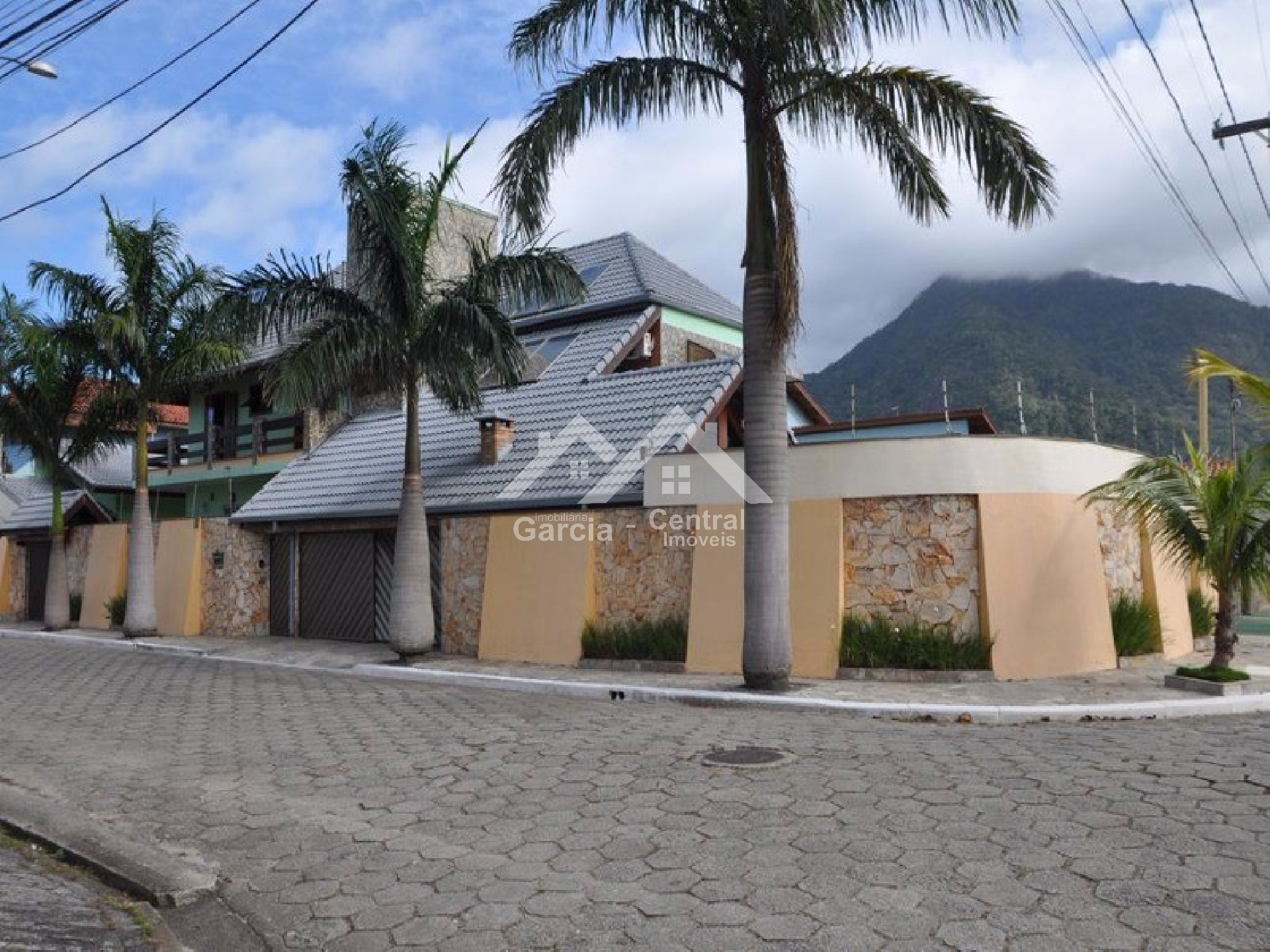 Sobrado em Peruíbe no bairro Centro