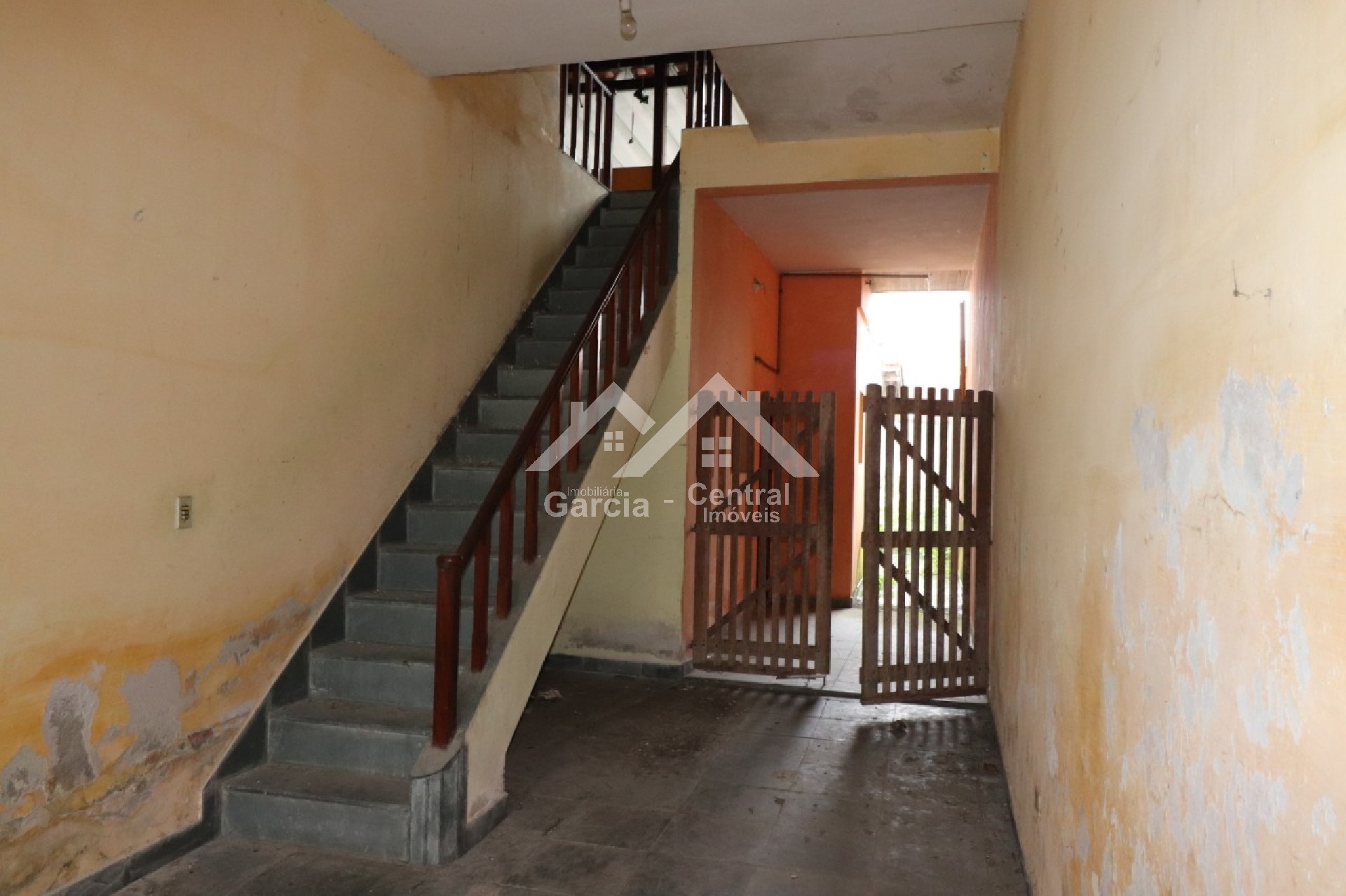 Apartamento e salão comercial em Peruíbe