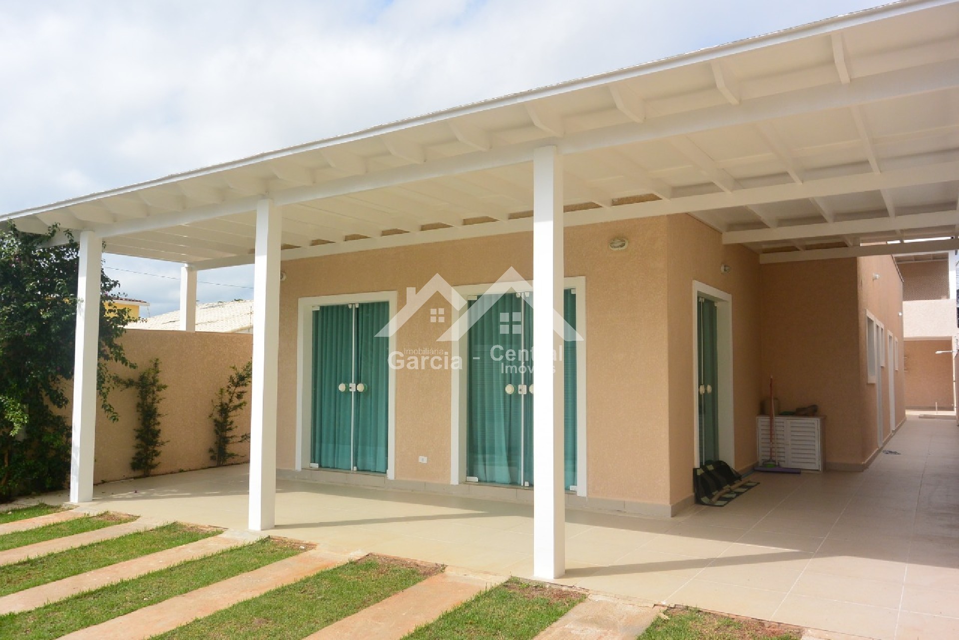 Casa em Peruíbe no bairro Maria Helena Novaes