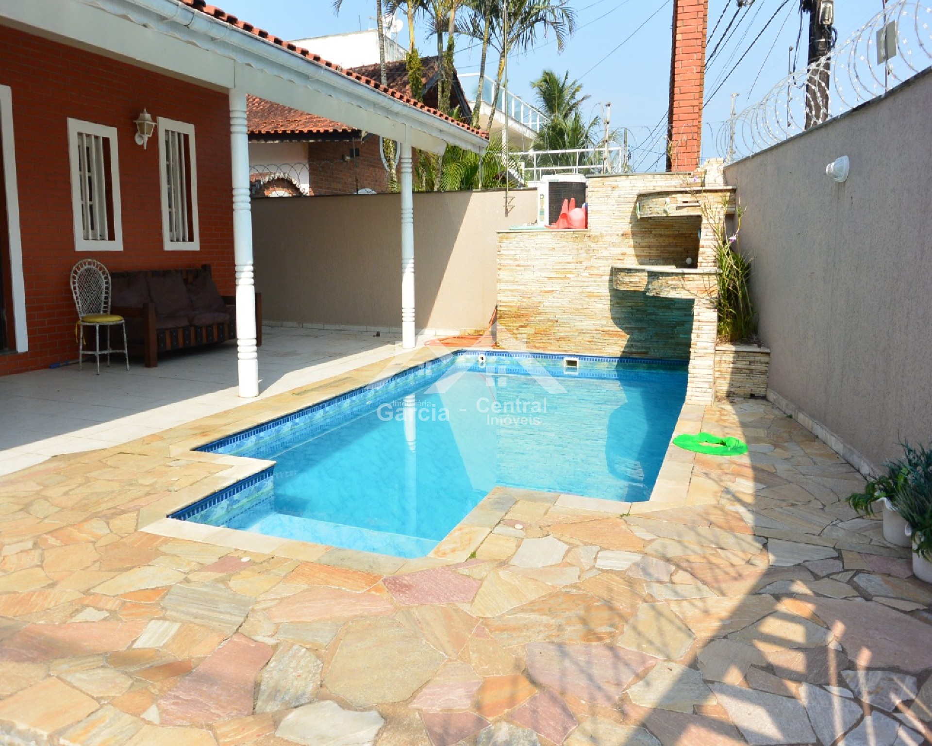Casa em Peruíbe no bairro Belmira Novaes