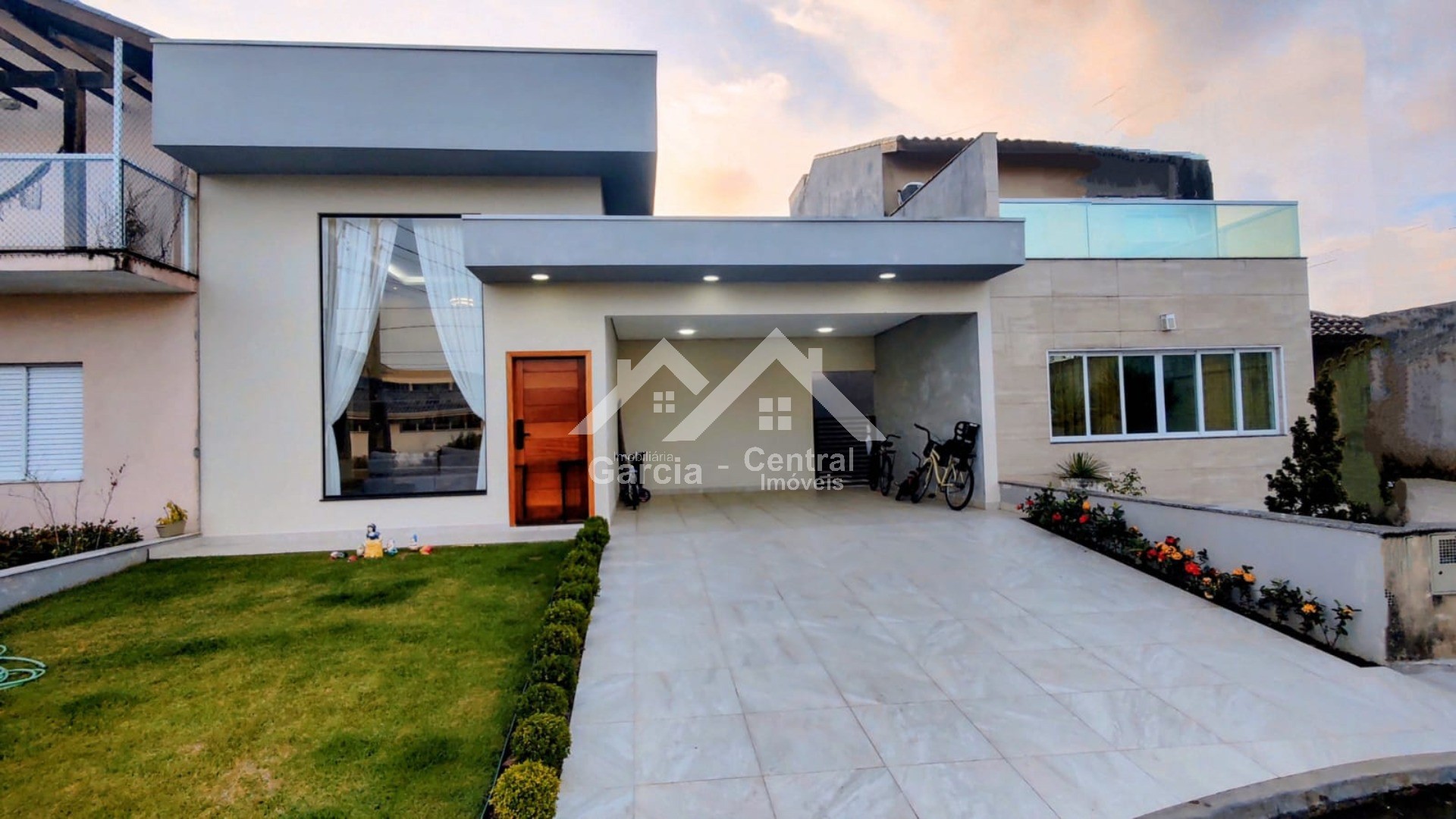 Casa em condomínio em Peruíbe