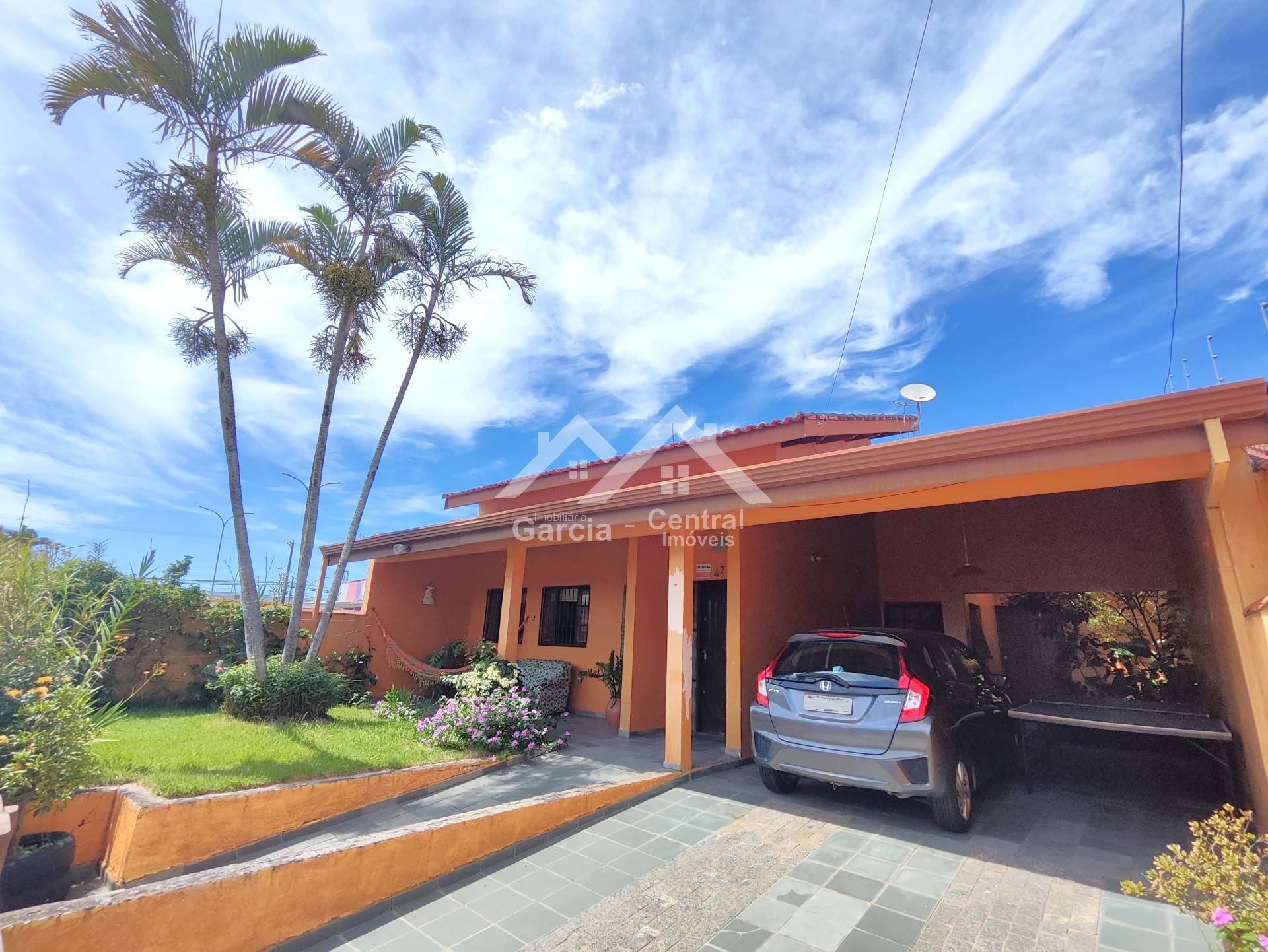 Casa em Peruíbe com piscina