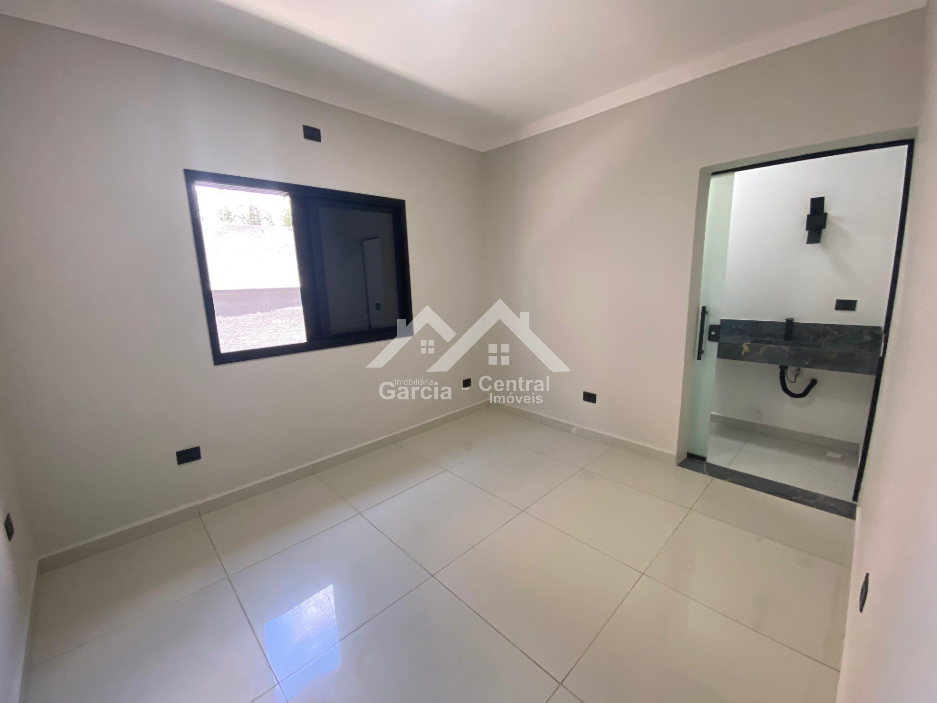 Foto 12 - Casa com  piscina de areia em Peruíbe com 4 quartos sendo 2 suítes