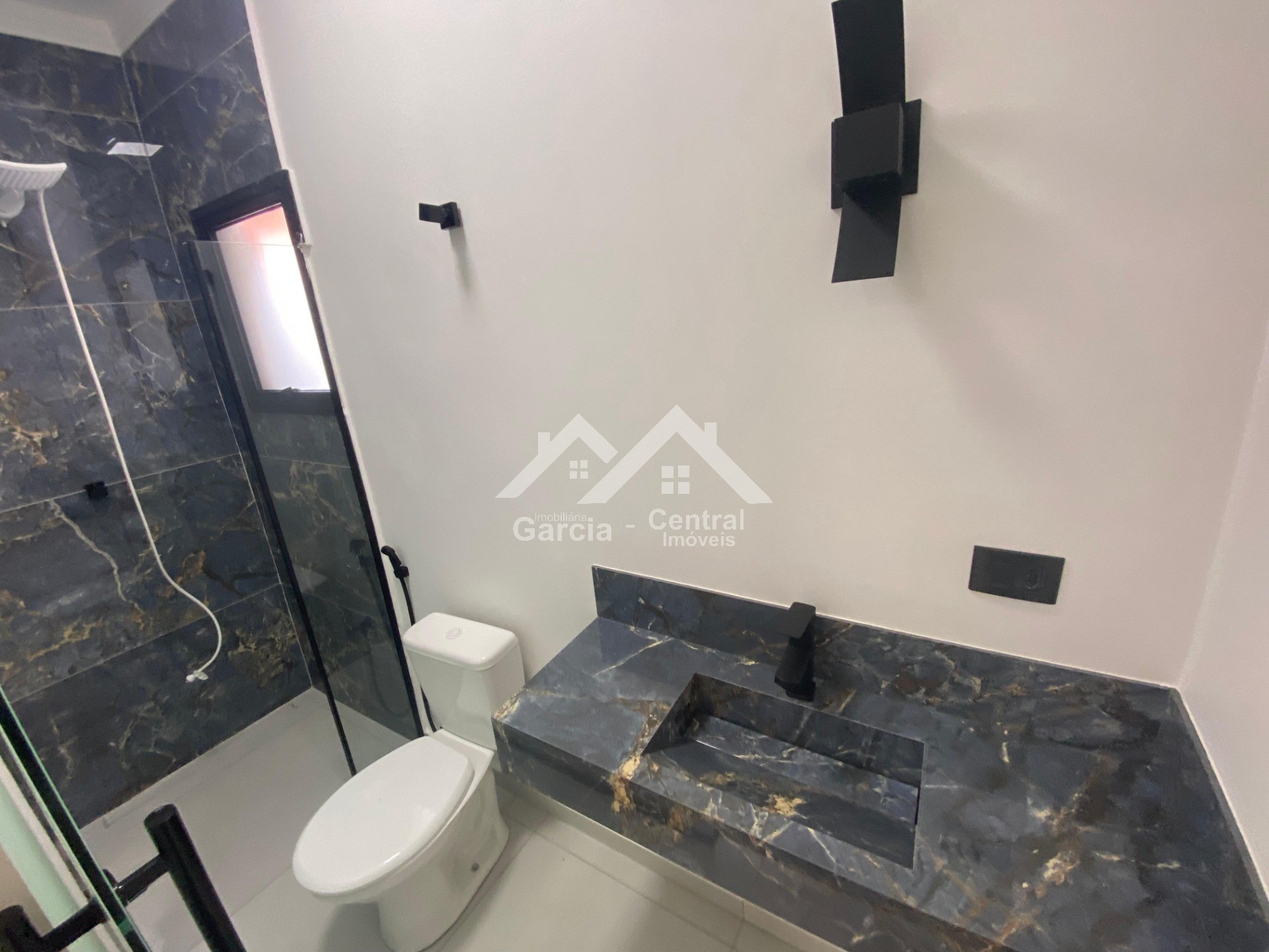 Foto 13 - Casa com  piscina de areia em Peruíbe com 4 quartos sendo 2 suítes