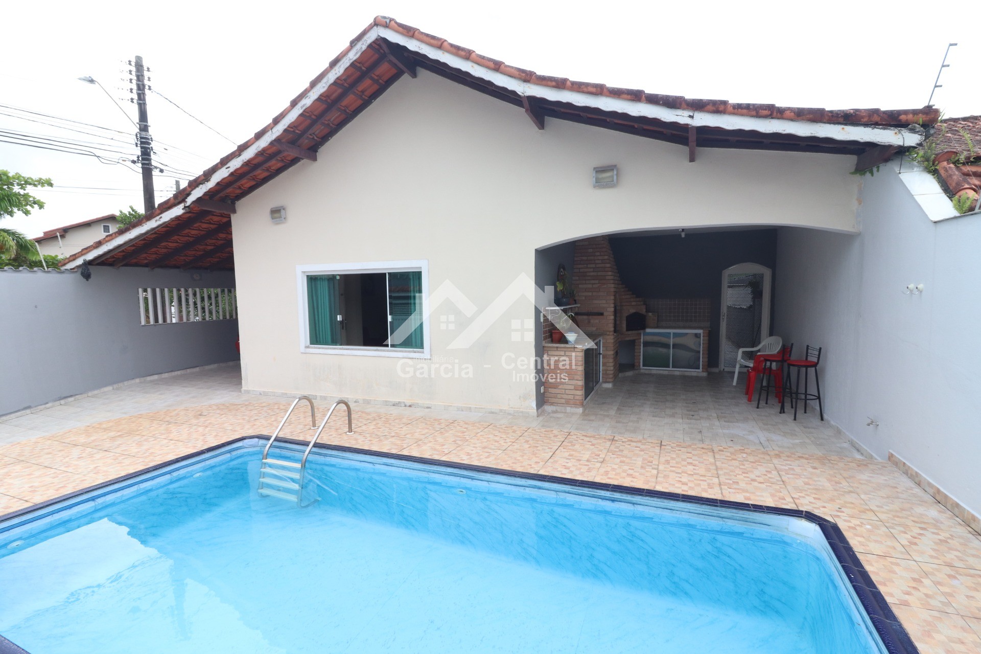 Foto 4 - Casa com piscina com 3 quartos sendo 1 suíte em Peruíbe