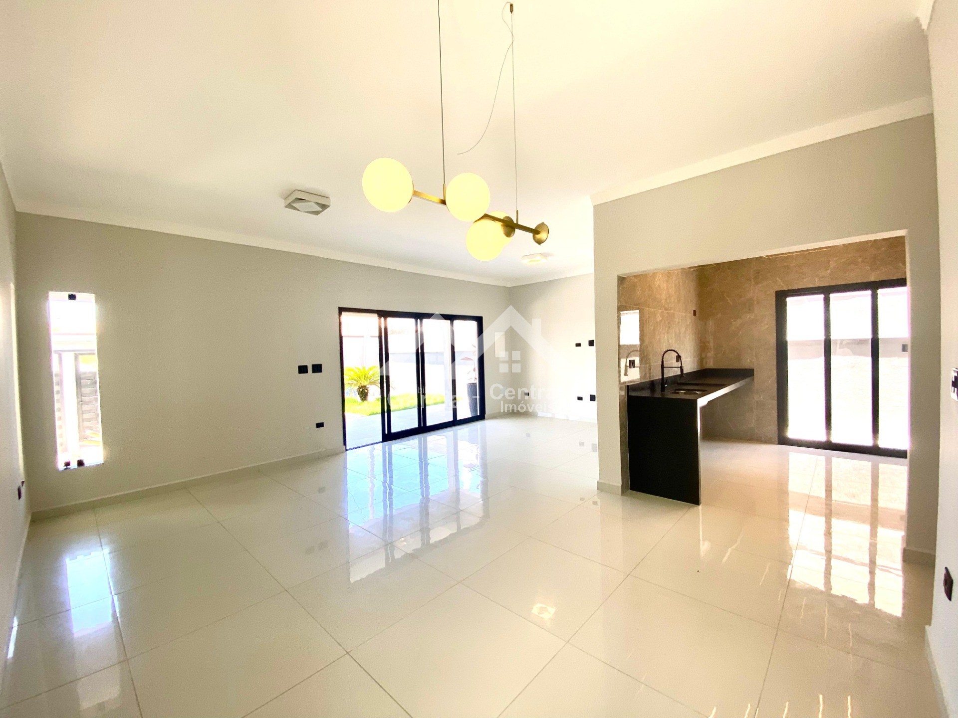 Foto 7 - Casa com  piscina de areia em Peruíbe com 4 quartos sendo 2 suítes