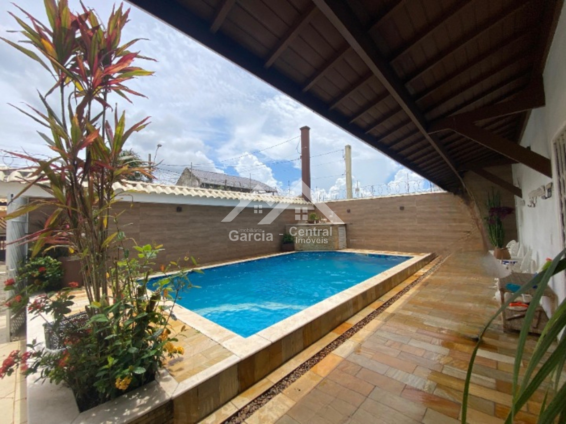 Foto 2 - Sobrado com piscina, lado praia e perto do centro de Peruíbe