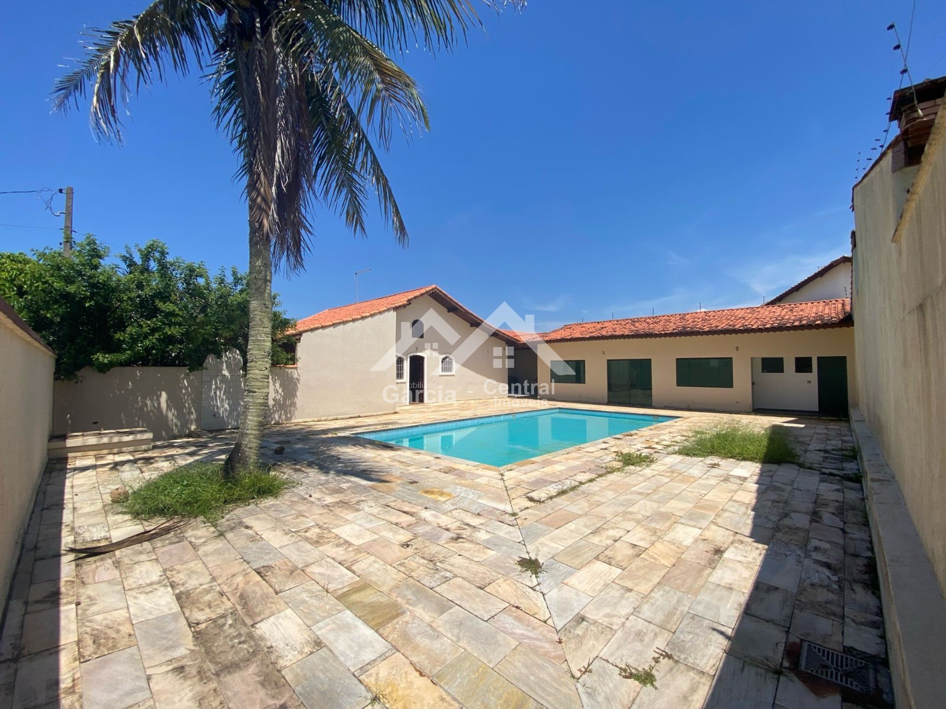 Casa com piscina em Peruíbe