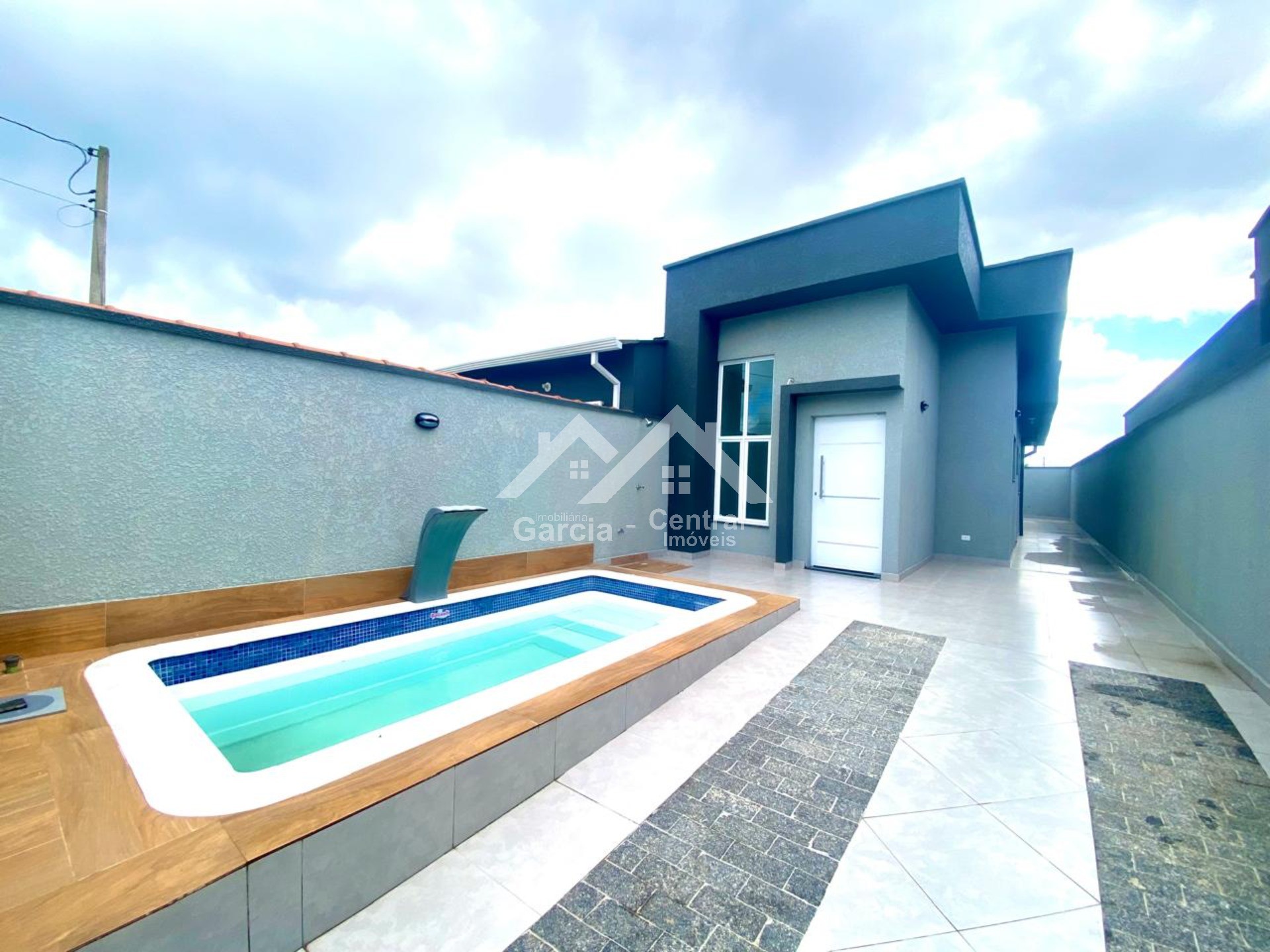 Casa com piscina em Peruíbe