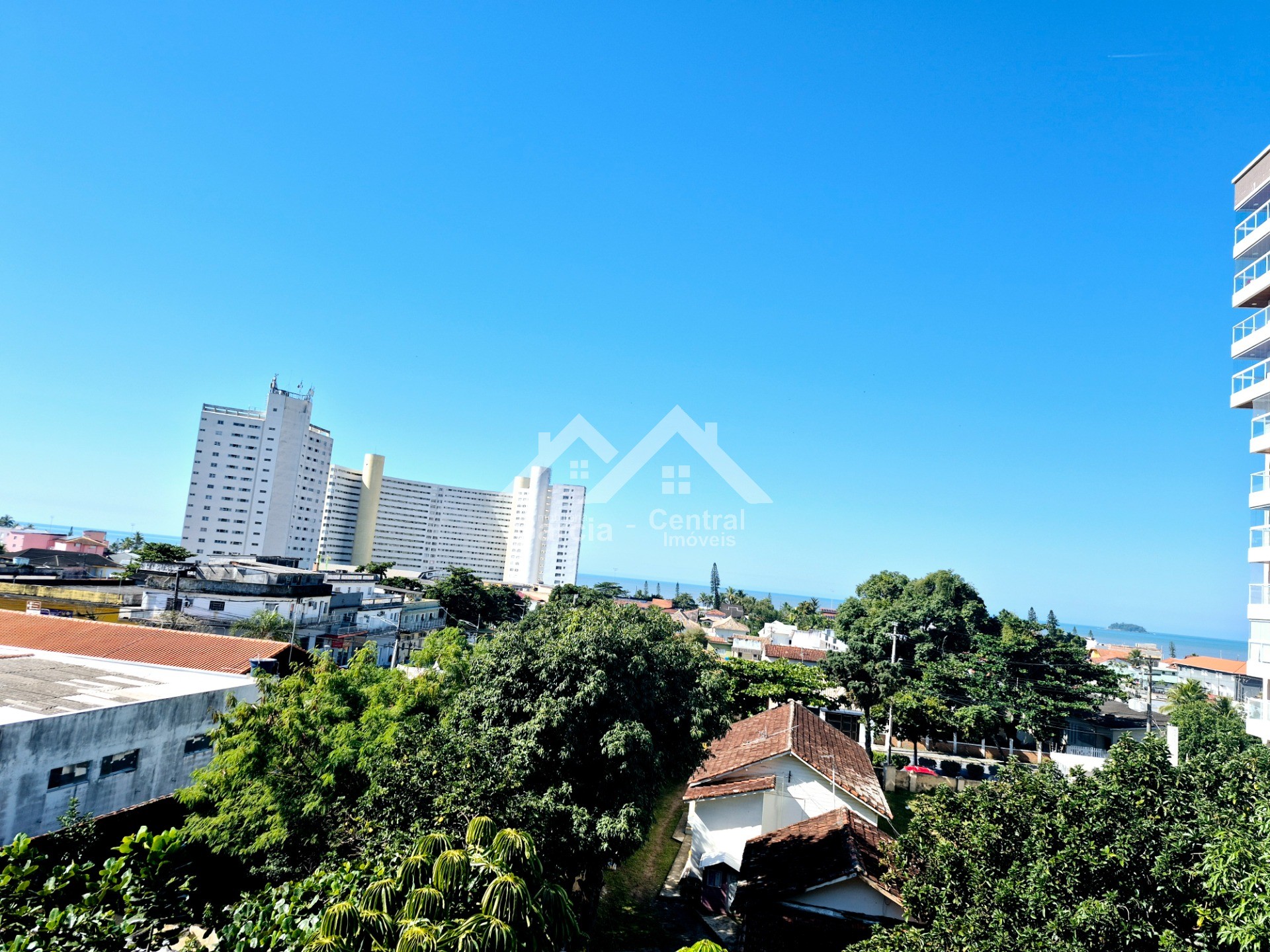 Foto 2 - Apartamento em Peruíbe, localizado no Centro e próximo a praia