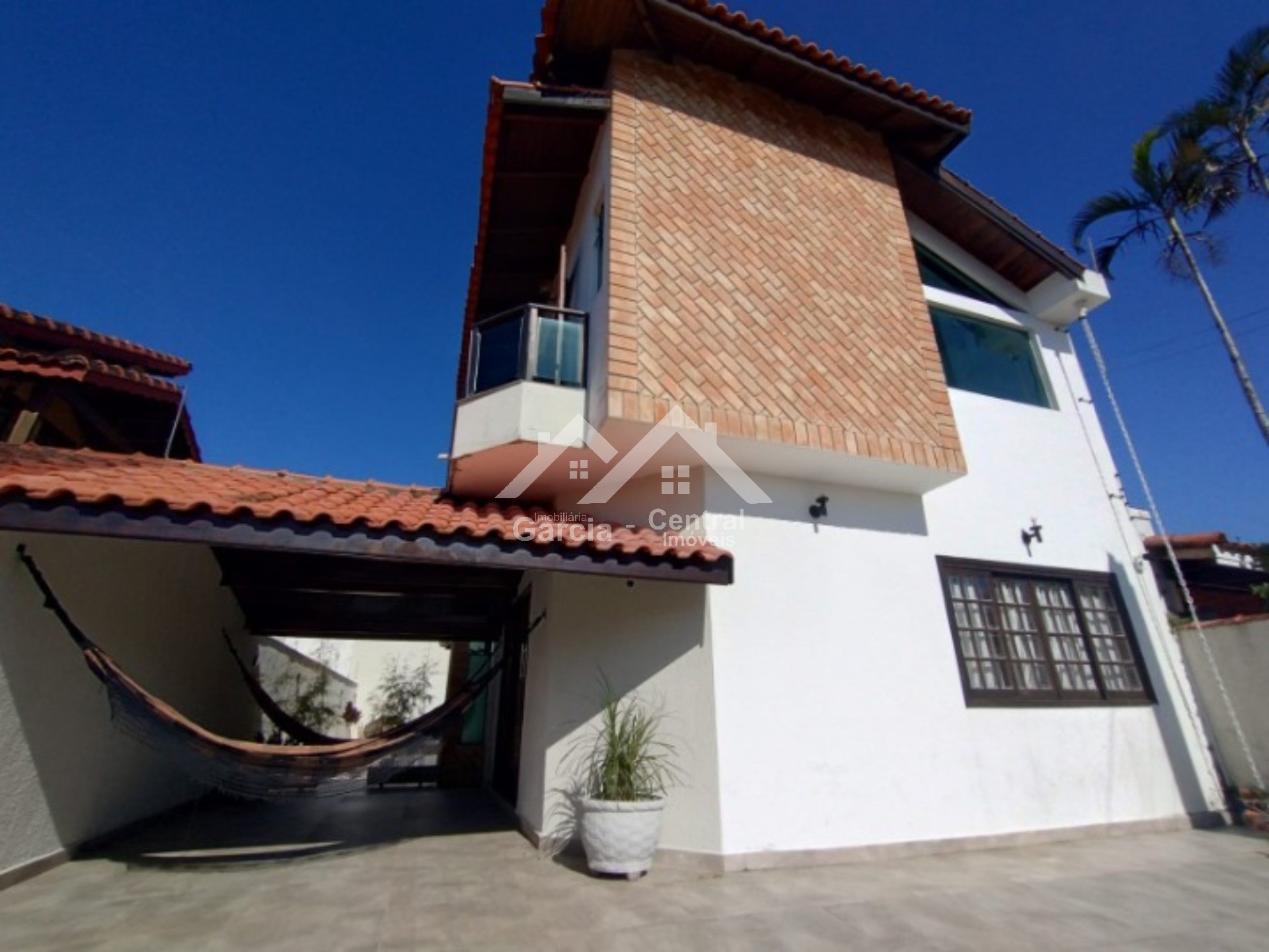 Foto 2 - Sobrado com piscina em Peruíbe