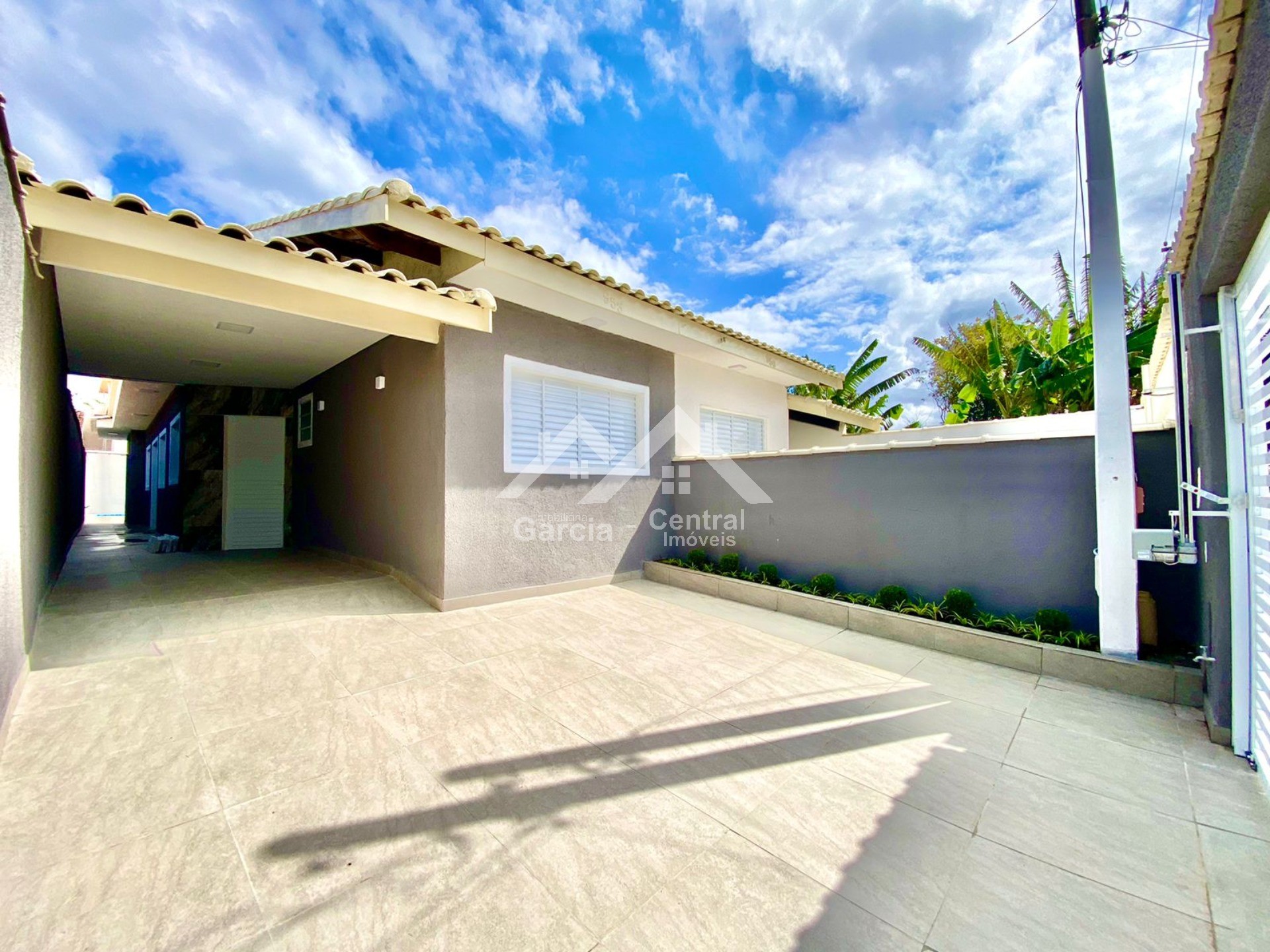 Casa com piscina em Peruíbe