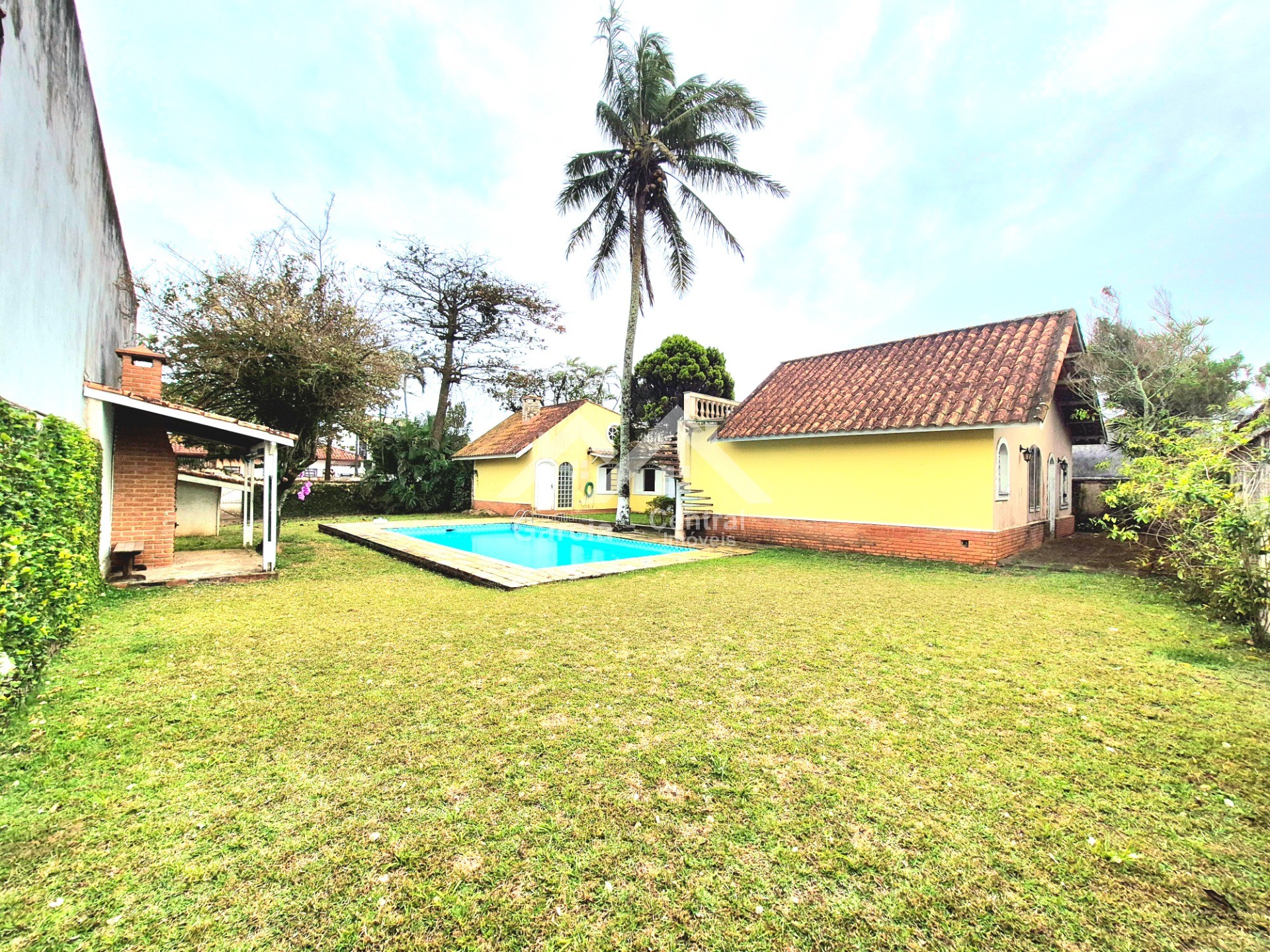 Foto 2 - Casa exclusiva com Jardim Amplo, Piscina e Área de Lazer Completa em Peruíbe