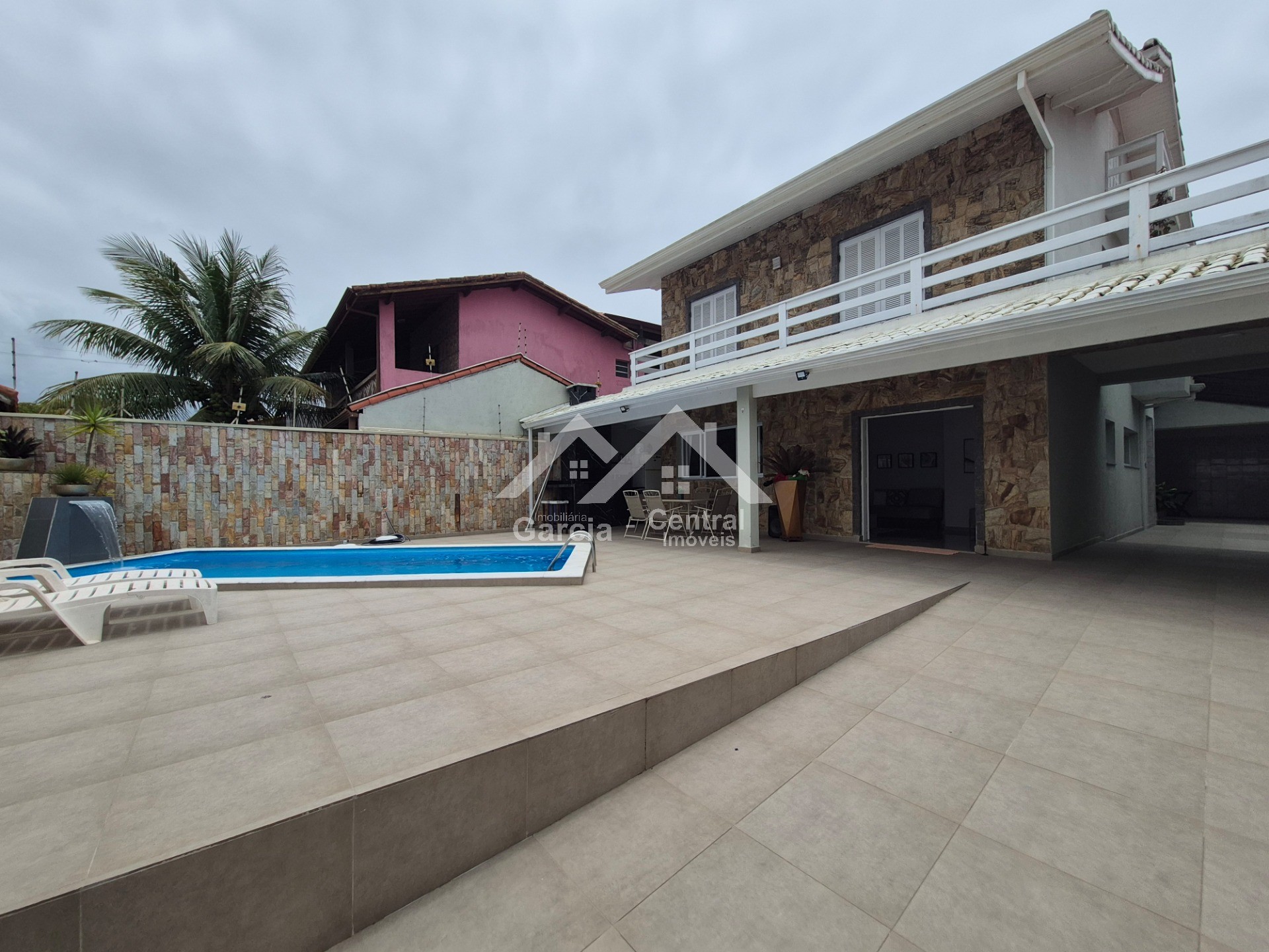 Casa com piscina em Peruíbe