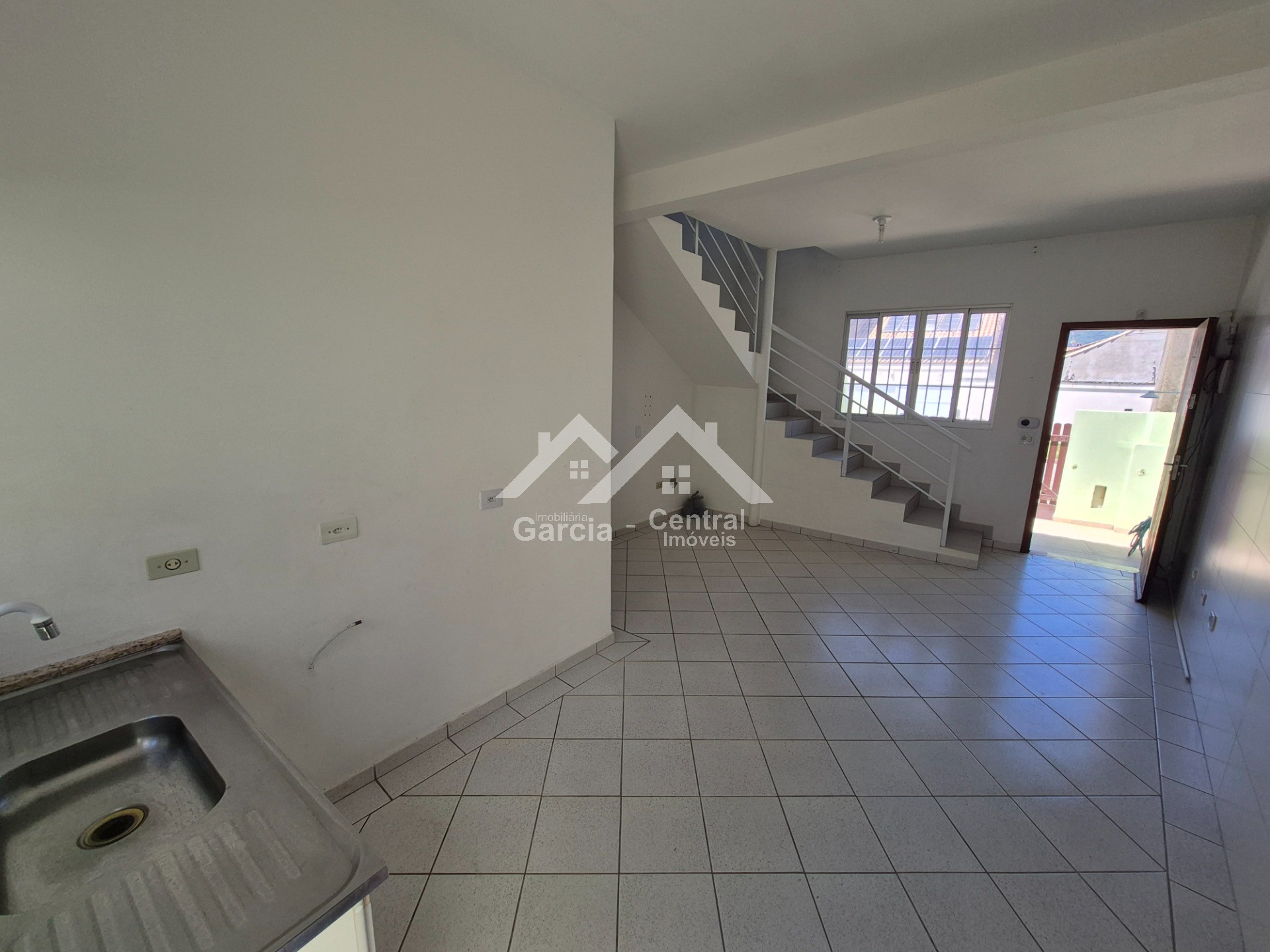 Foto 2 - Casa Em Peruíbe próximo a praia com 2 quartos