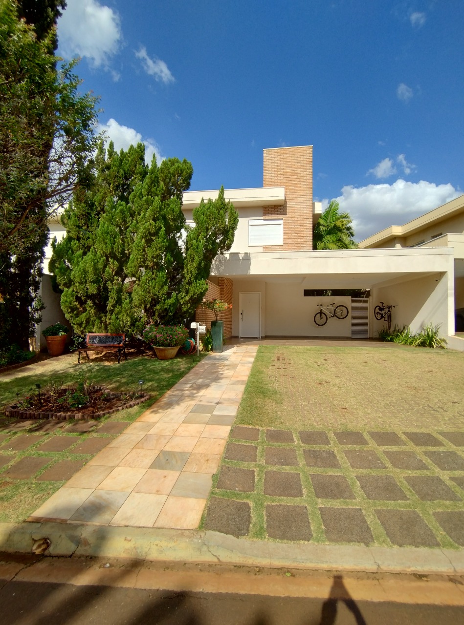 Casa, 3 quartos, 243 m² - Foto 1