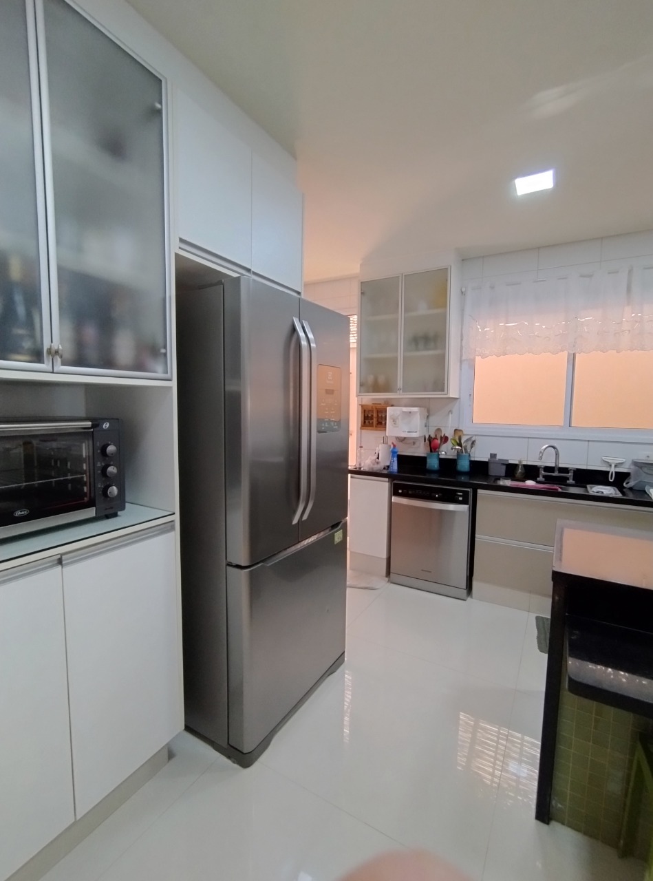 Casa, 3 quartos, 243 m² - Foto 9