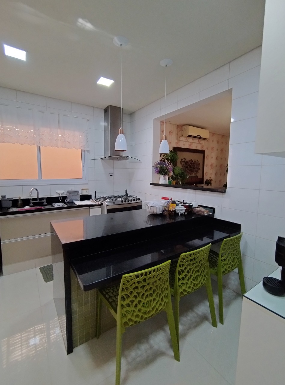 Casa, 3 quartos, 243 m² - Foto 10