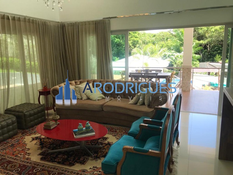 Casa para locação no Alphaville Litoral Norte I - Nascente . 7/4 sendo 4/4 com suítes .