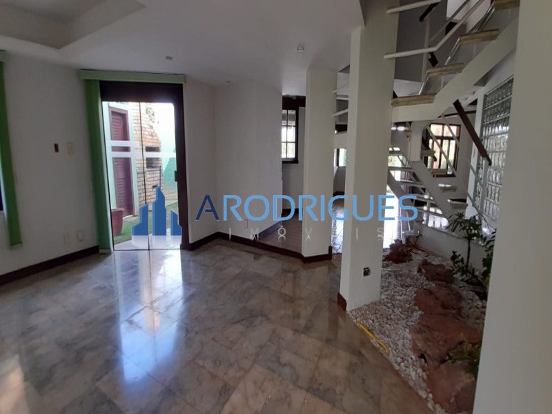 Excelente casa à venda em Villas do Atlântico, Alemada Fechada, com 5/4, sendo 3 suítes, nascente!!