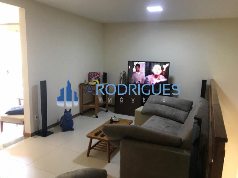 Vilage Solaris Imbassaí, 4/4, sendo uma suíte, porteira fechada, ótima localização!