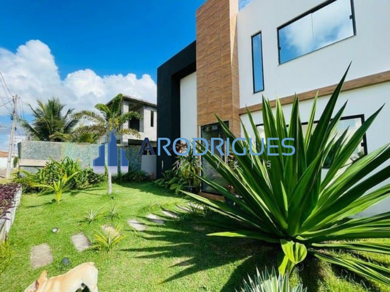 Casa RESIDENCIAL em Salvador - BA, Abrantes, Camaçari - BA