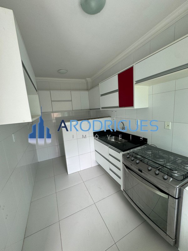 Apartamento à venda em Salvador-BA, bairro Piatã: 2 quartos, 1 sala, 2 banheiros, 2 vagas de garagem, 60m²!