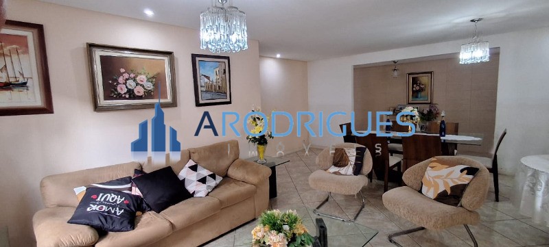Casa em Condomínio de Luxo em Piatã, Salvador-BA: 3 quartos, 2 suítes, 2 salas, 3 banheiros, 4 vagas - 142m²