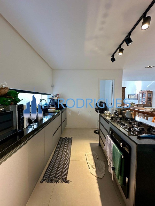Casa, 4 quartos, 270 m² - Foto 15