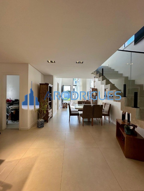 Casa, 4 quartos, 270 m² - Foto 23