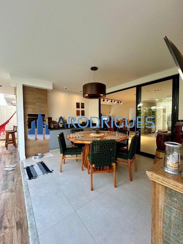 Casa, 4 quartos, 270 m² - Foto 8
