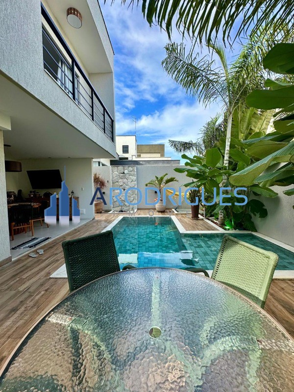Casa, 4 quartos, 270 m² - Foto 9