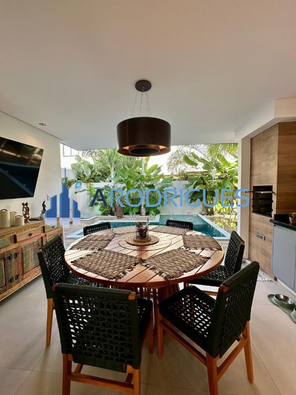 Casa, 4 quartos, 270 m² - Foto 21