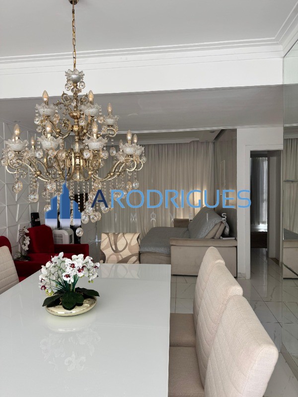 Casa, 4 quartos, 186 m² - Foto 1